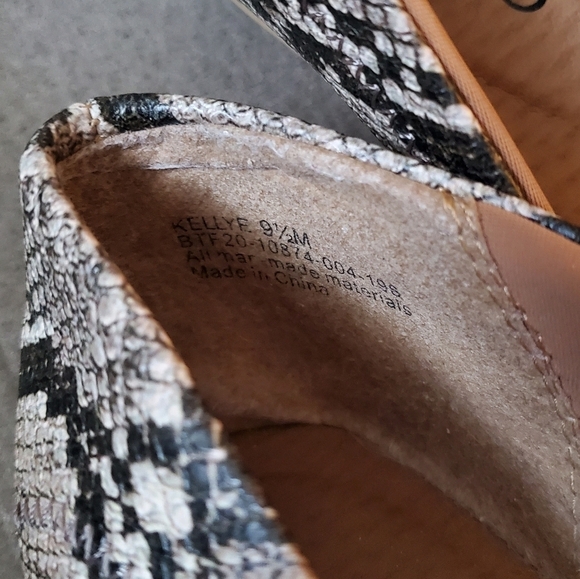 Baretraps Kellye Snake Retile Print Vegan Loafers Slip On Womens Size 9.5 M EUC - Picture 9 of 10